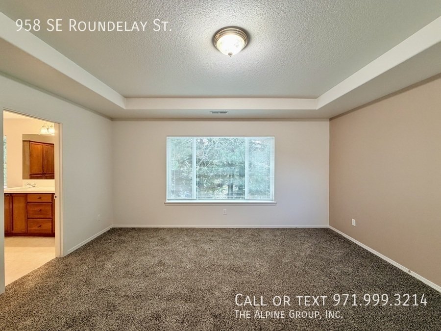 🌞 Bright 3-Bedroom Home – Washer/Dryer Included! property image