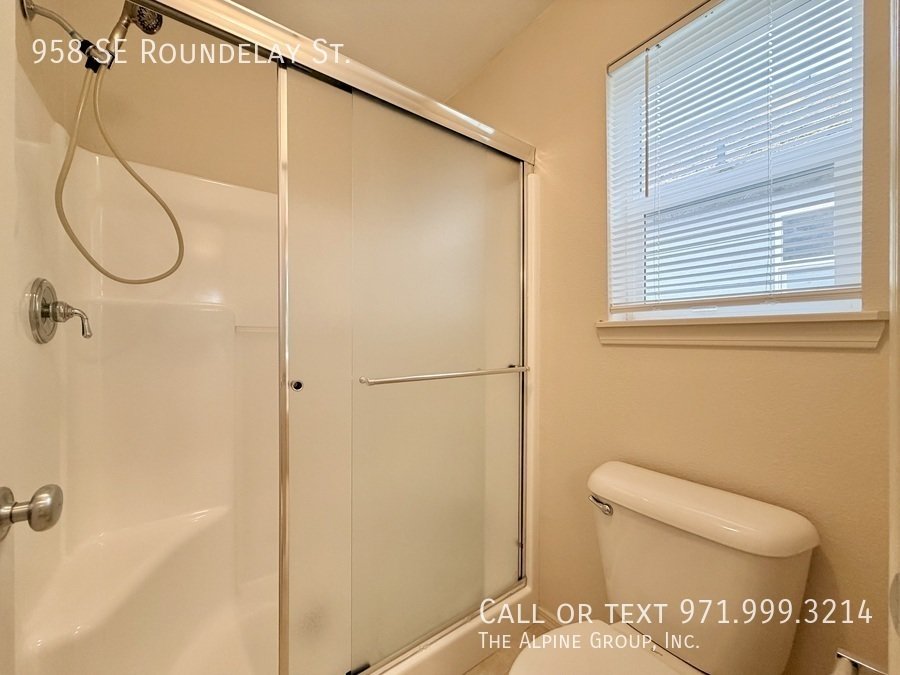🌞 Bright 3-Bedroom Home – Washer/Dryer Included! property image