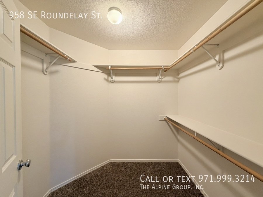 🌞 Bright 3-Bedroom Home – Washer/Dryer Included! property image