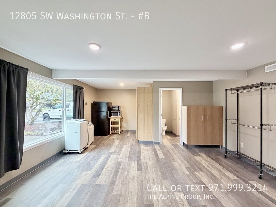 🏡 Updated Beaverton Studio | Parking, Storage & W/D Included property image