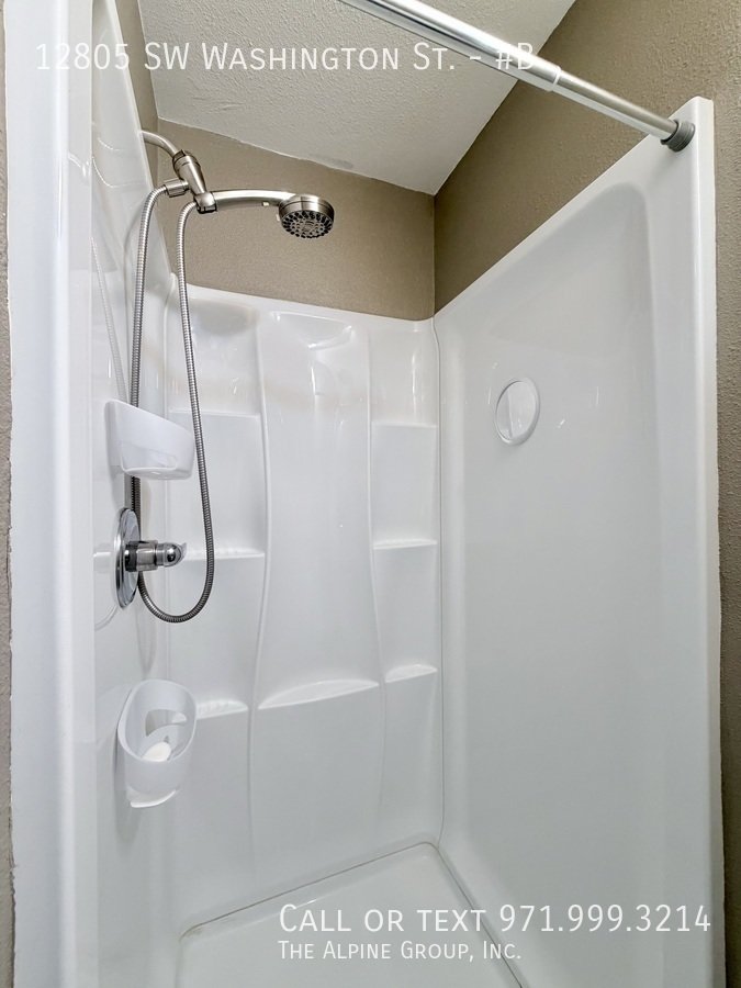 🏡 Updated Beaverton Studio | Parking, Storage & W/D Included property image