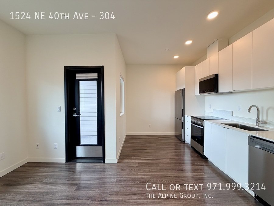 🏡 Move In & Save - Up to 4 Weeks FREE!| property image