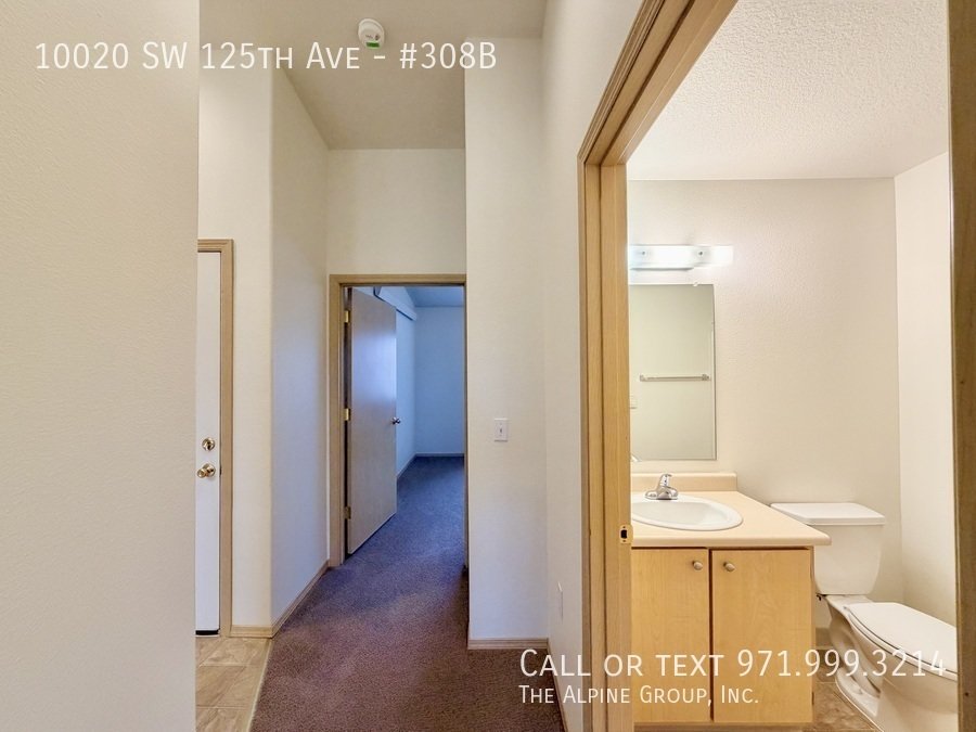 🌿 Sun-Filled 1-Bedroom with Covered Balcony & In-Unit Laundry property image