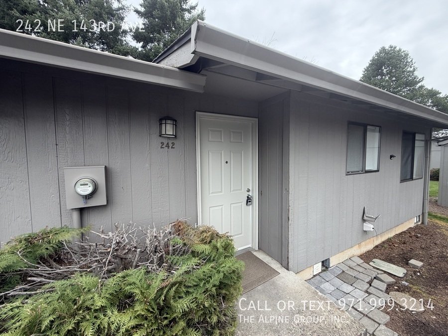 New LVP Floors, new W/D in unit, single level duplex! property image