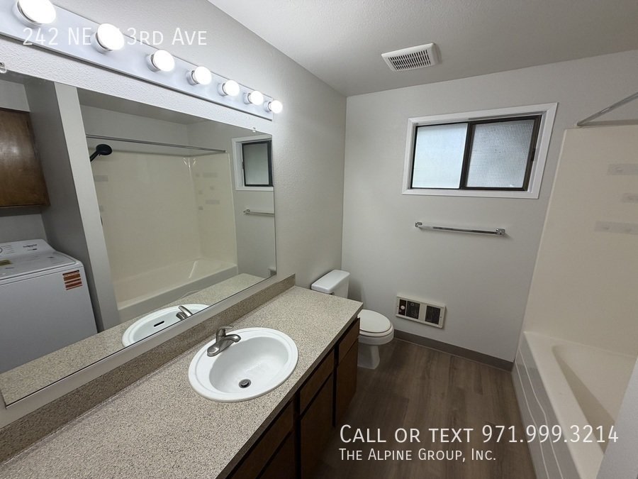 New LVP Floors, new W/D in unit, single level duplex! property image