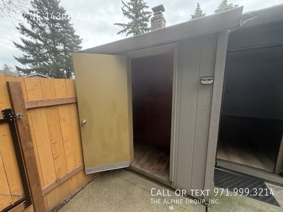 New LVP Floors, new W/D in unit, single level duplex! property image