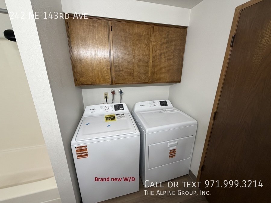 New LVP Floors, new W/D in unit, single level duplex! property image