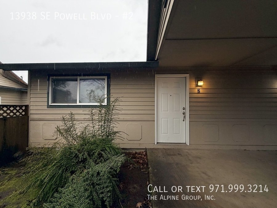 🍳 Kitchen with Plenty of Cabinetry + Washer/Dryer property image