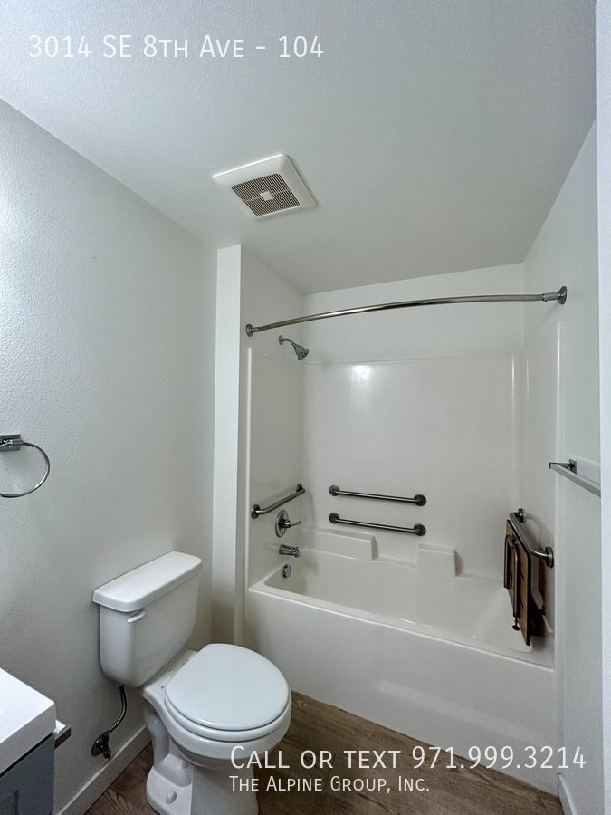 First Month FREE|Modern Ground‑Level Apartment!  ADA accessible! property image