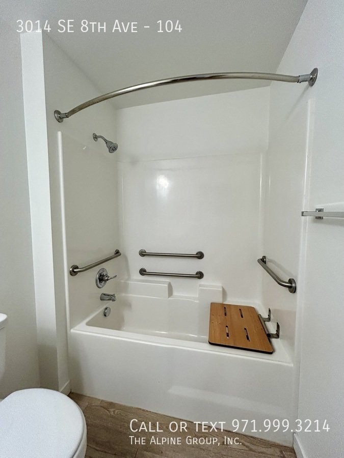 First Month FREE|Modern Ground‑Level Apartment!  ADA accessible! property image