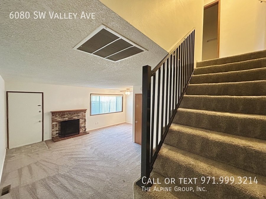 🌿 Cozy Beaverton Townhome with Private Outdoor Porch property image