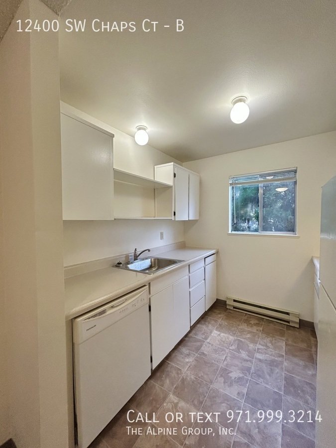 Move-In Ready 2BR in Beaverton | Ground Level + In-Unit Laundry property image