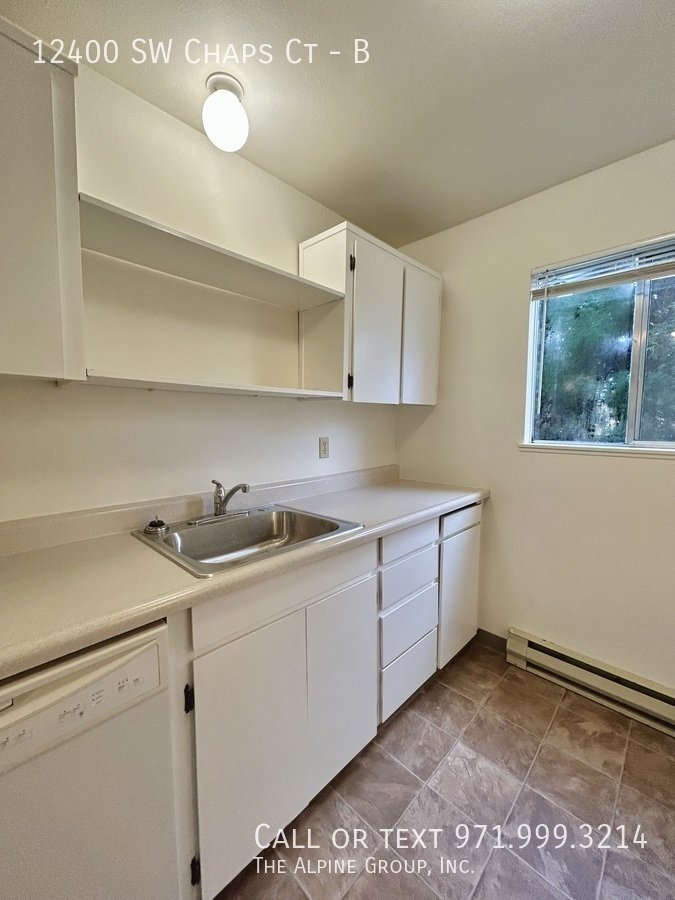 Move-In Ready 2BR in Beaverton | Ground Level + In-Unit Laundry property image